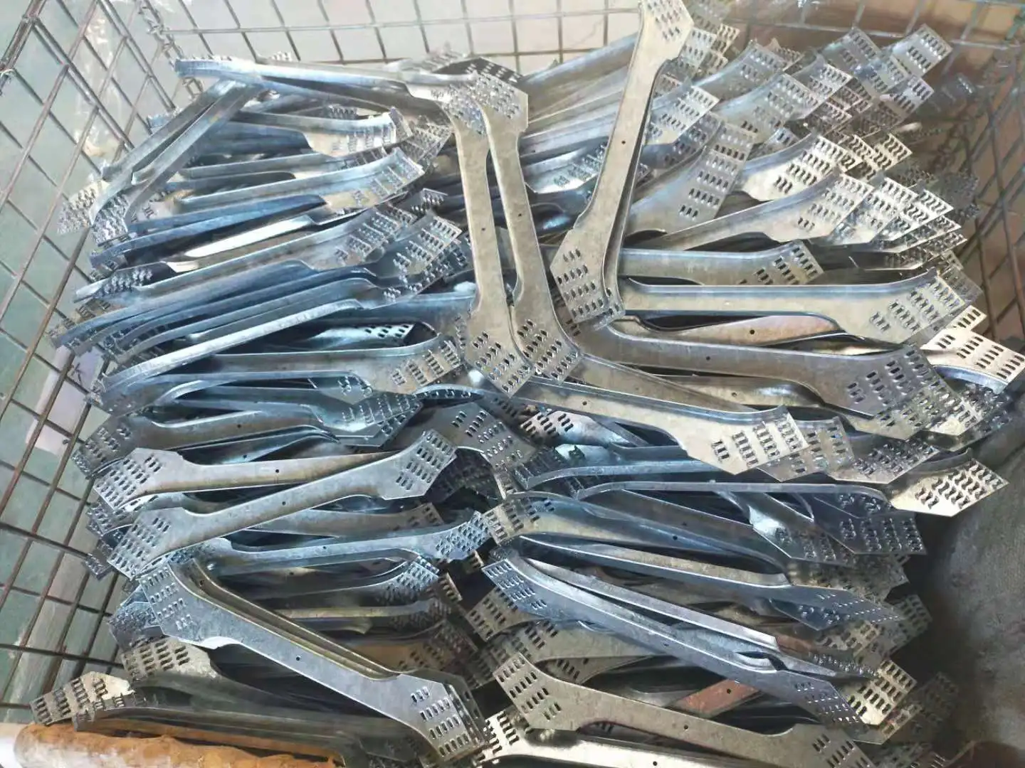 Woodworking Engineered  Galvanized steel  metal building material web joist hangers