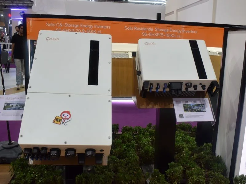 Hybrid Solar Inverters Energy Storage System 8KW 10KW 12KW 15KW Three Phase EU Stock Solis Inverter S6-EH3P(8-15)K02-NV-YD-L