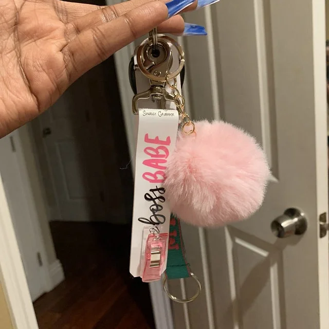 
Cute Debit Card Grabber Puller Keychain With Card Grabber and Pom Pom Women Card Grabber For Long Nails 