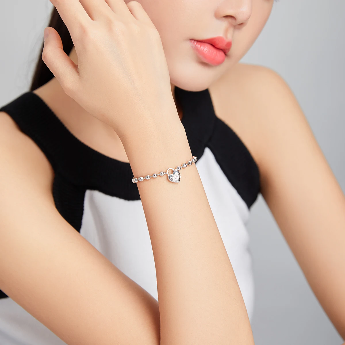 SHIERO White Gold Plated Silver Beads Pave Bracelet Jewelry 925 Sterling Silver Zircon Heart Knot Bracelet for Women