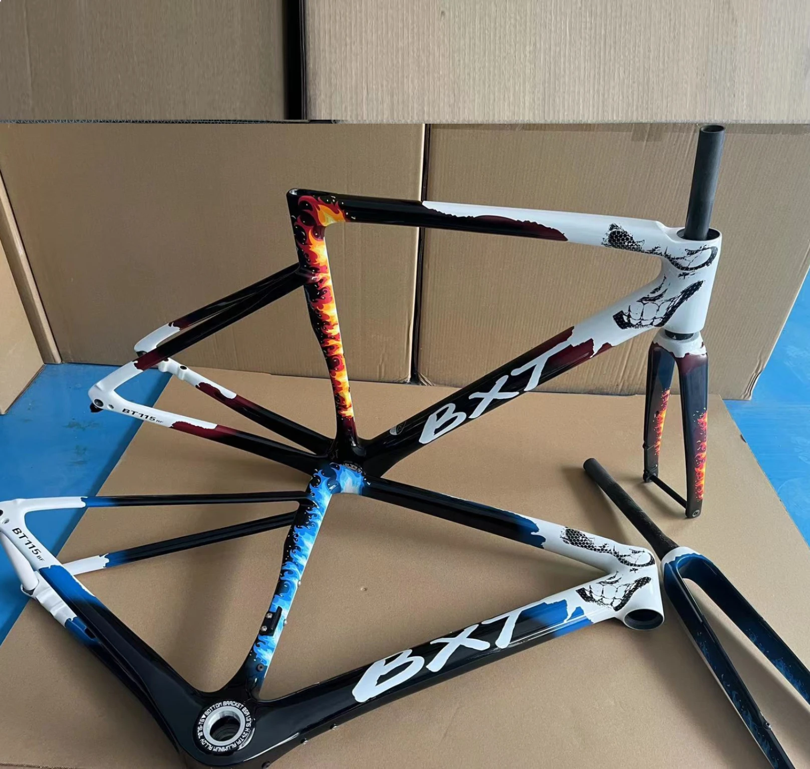 BXT Carbon Road Bike Disc Brake SHIMANO R7000 Fully Hidden Cable Routing Racing Bike Disc Brake Carbon Road Bicycle 2*11 speed