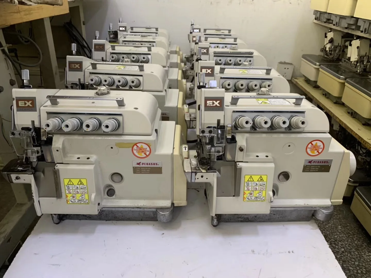 Used Pegasus EX5114 Used Flat Bed Overlock Sewing Machine Small Cylinder Bed For Small Cylindrical Good