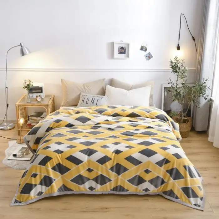 The latest sales super soft warm comfortable bed blanket plush sofa coral velvet blanket