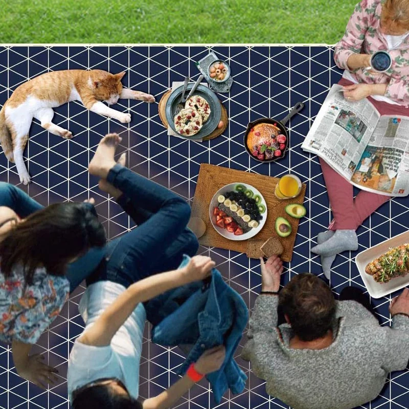 Water resistant picnic blanket outdoor beach blanket for wholesale with strap bag