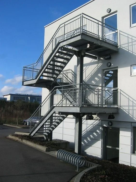 Industrial Outdoor Staircase Metal Stairs Non-Slip Carbon Steel Staircase