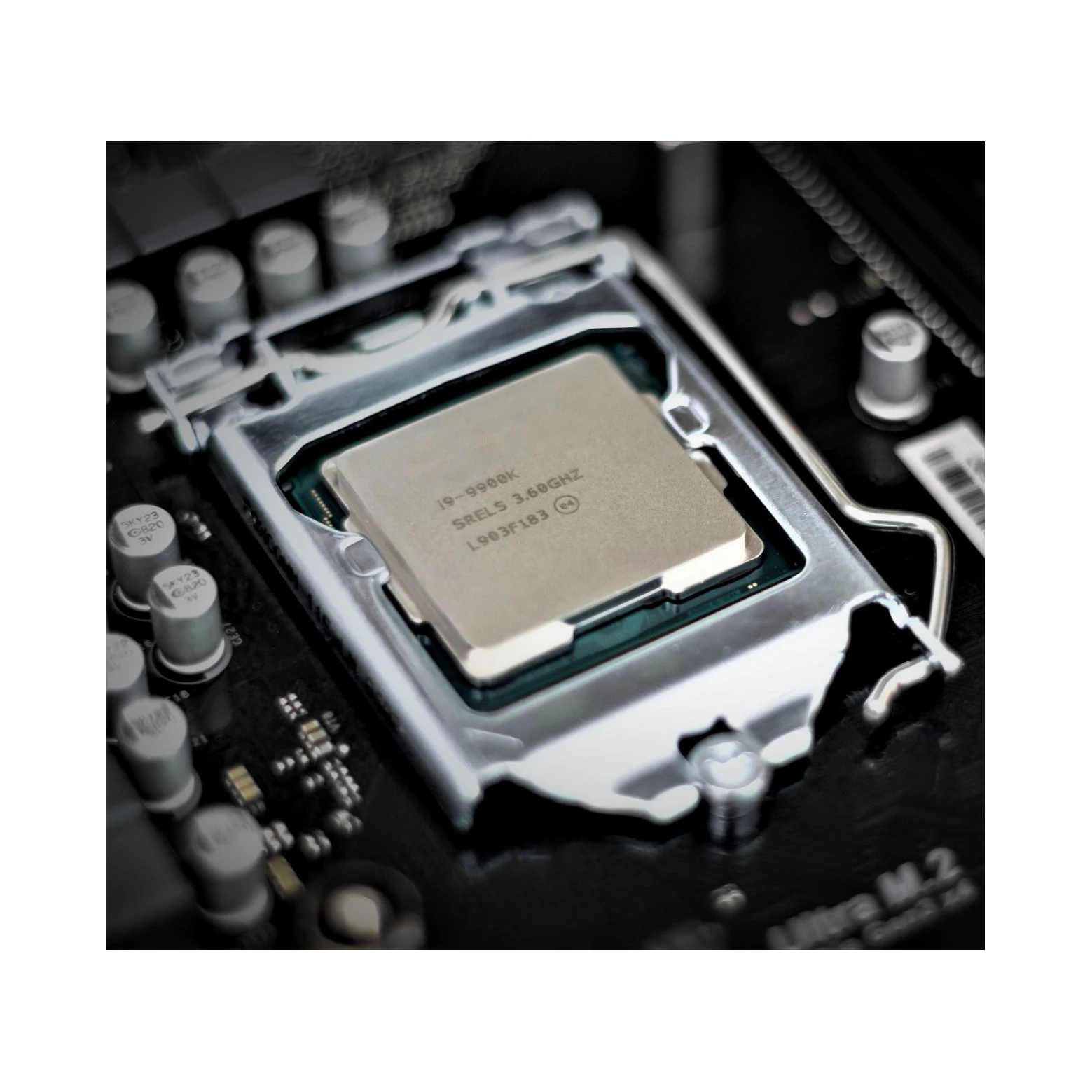 
E5-2673V4 20 ядер 40 потоков 2,3 ГГц 2699V3 2696V3 2680V4 оригинальный серверный процессор E5 2673v4 
