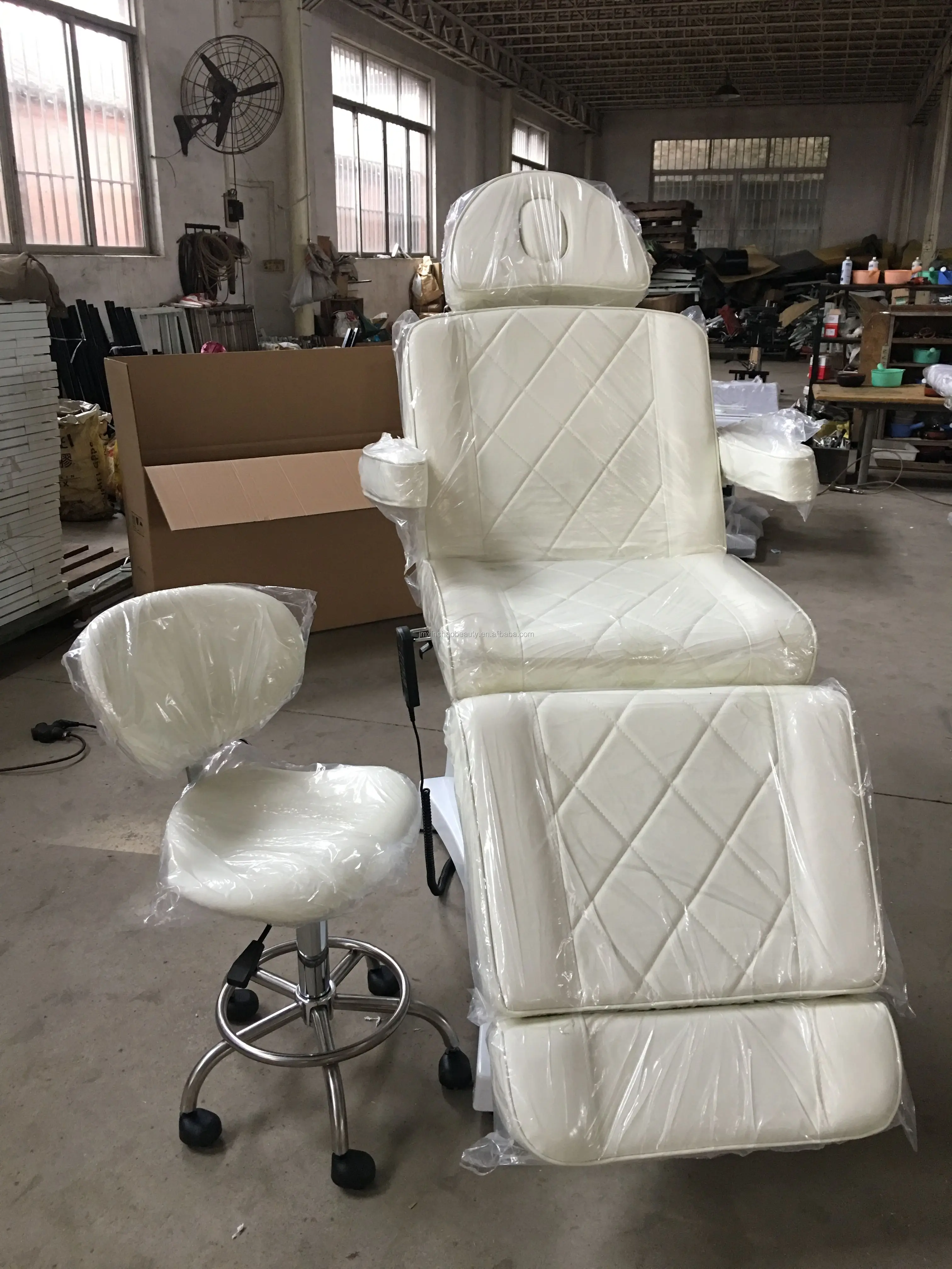 
Four motor electric beauty bed Can customize beauty massage, tattoo, physical therapy and haircut 