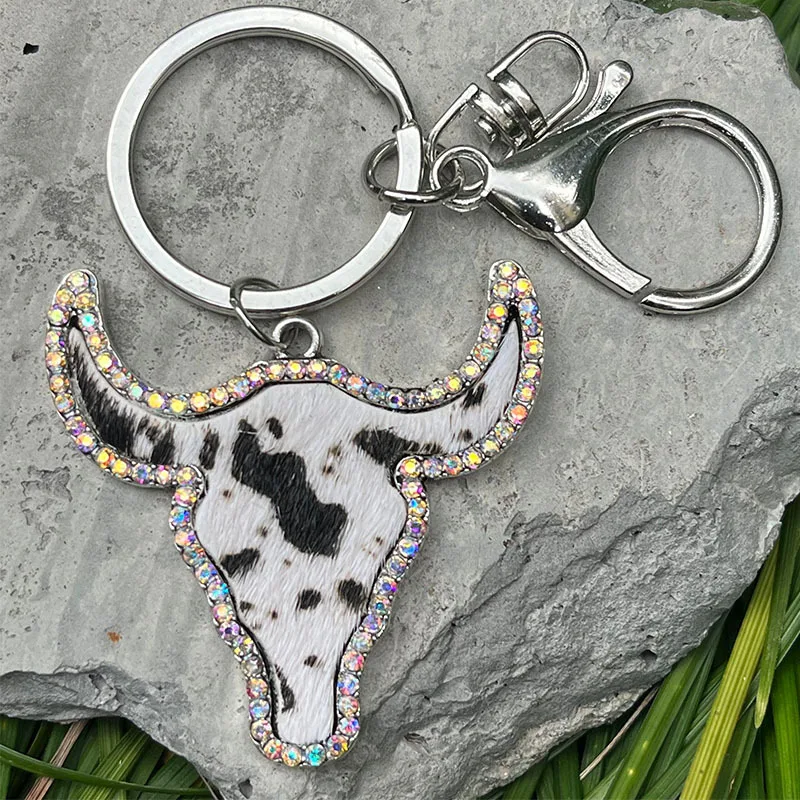 Vintage Emboss Cowhide Leather Key chains Rhinestone Bull Head Keychain Cowgirl Bag Pendant Cowboy Cow Key Ring Western Keychain