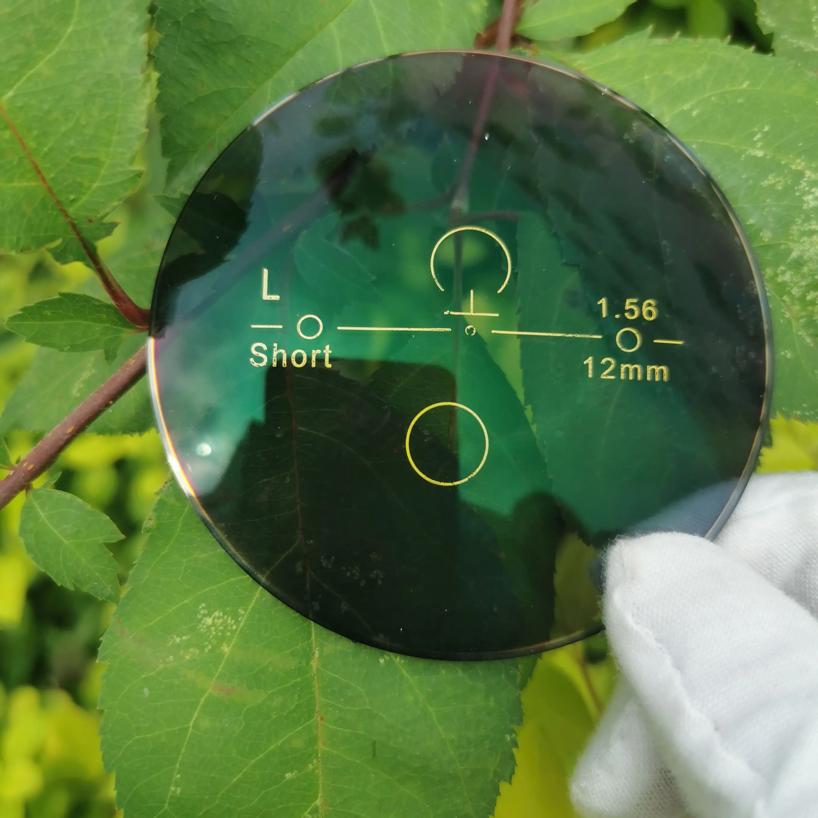 Factory Directly Supply Progressive Glasses Photochromic Eyeglasses Hmc Ar Lens