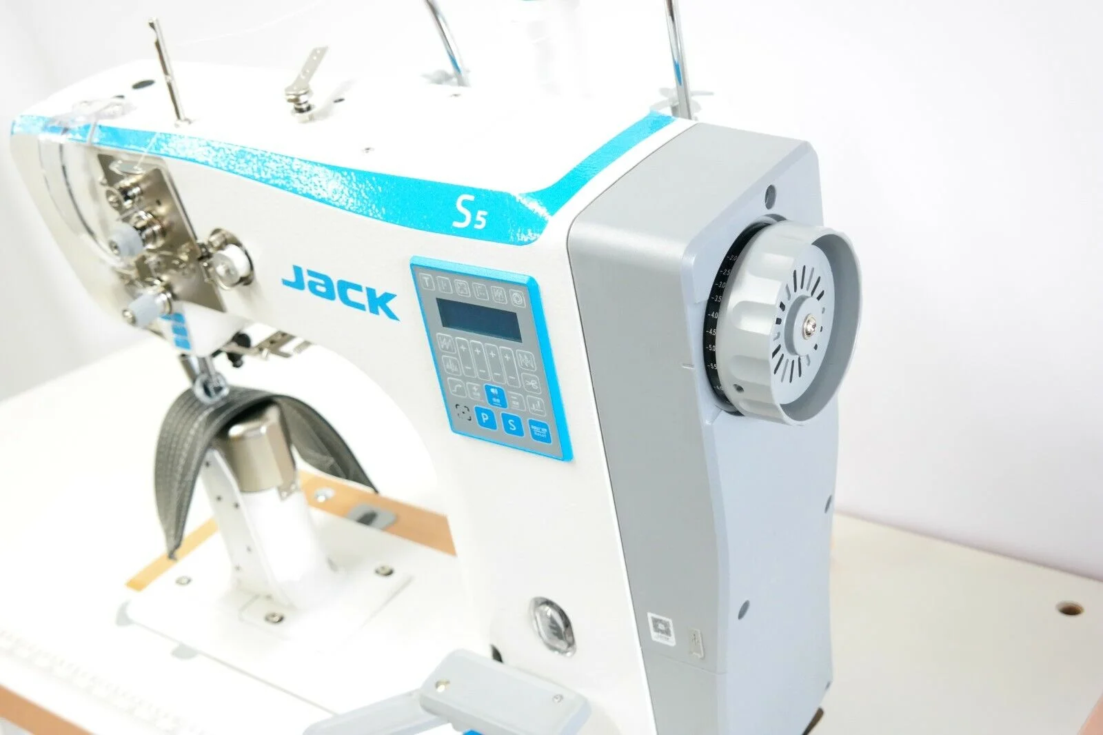 Brand New Jack S5 Post Bed Roller Wheel Feed Automatic Industrial Sewing Machine