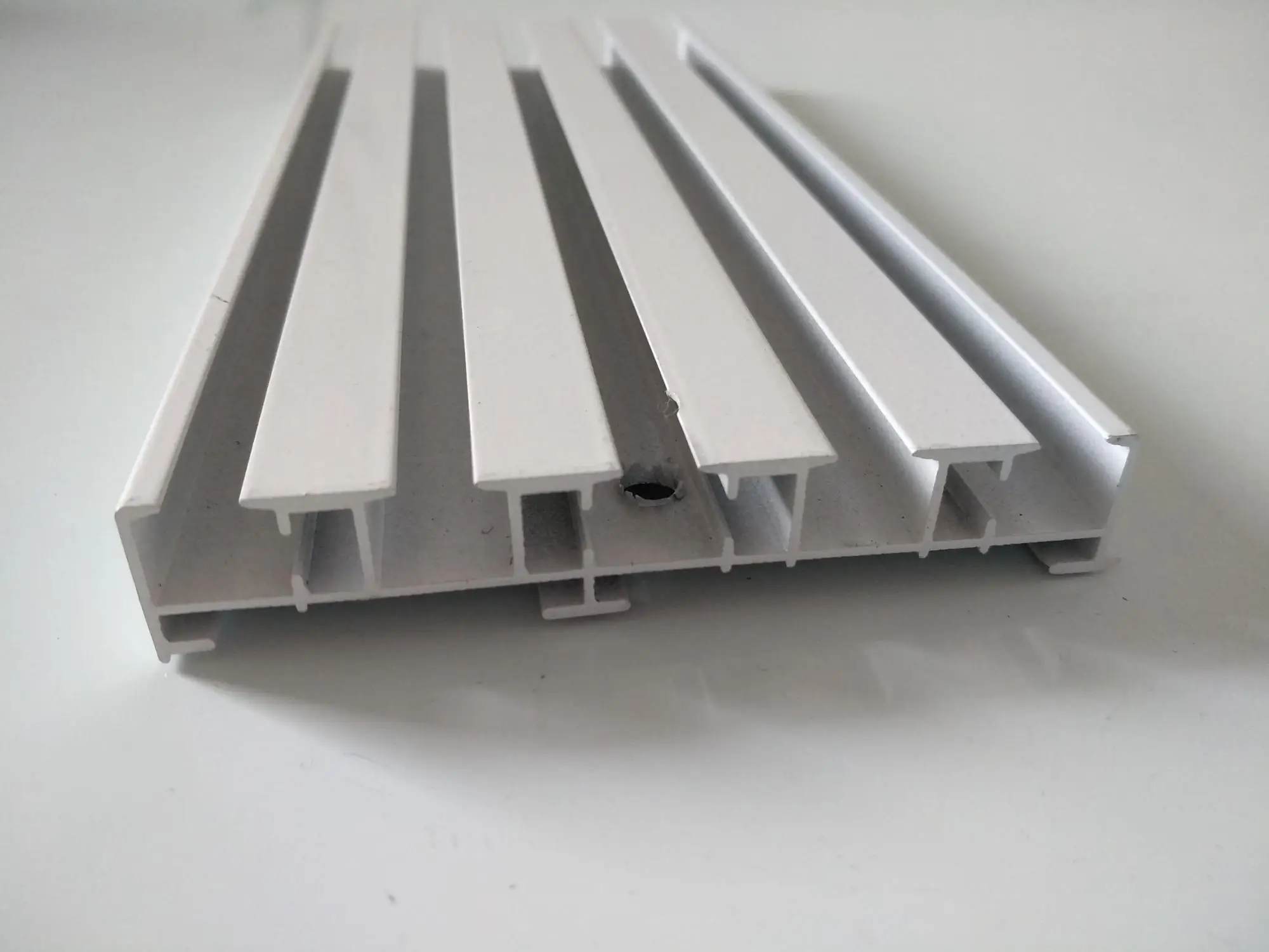 CNC bright anodized aluminium profiles for icebox handle