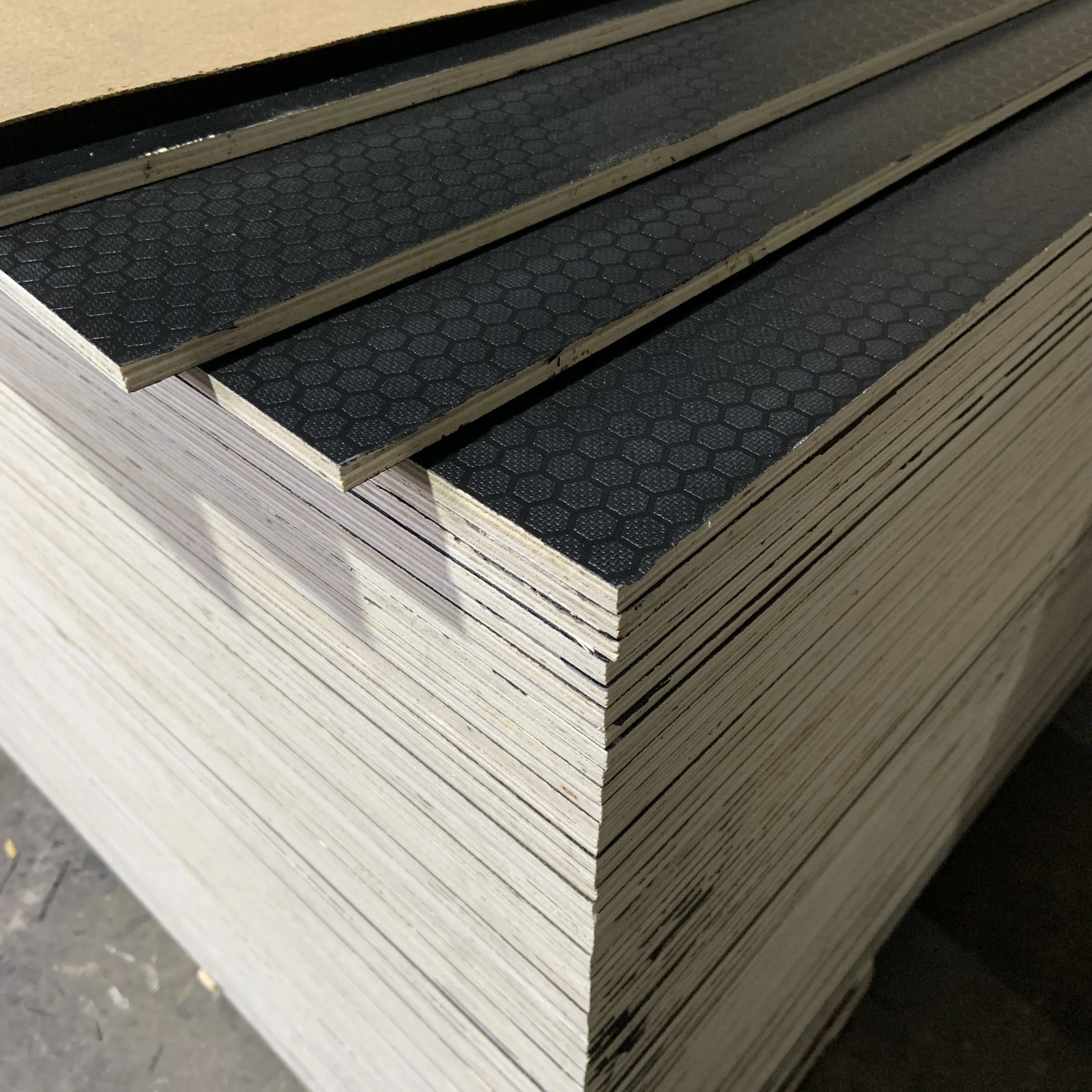 1220*2440*18mm poplar core shuttering wbp glue anti slip phenolic film faced plywood