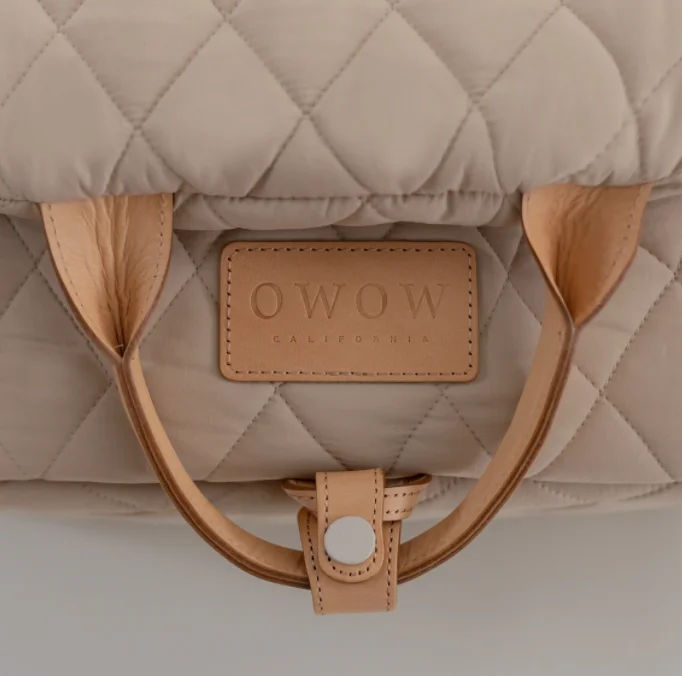 High Quality Luxury Diamond stripe Customized Pet Dog Travel Carrier Bag Fashion Dog Seat Booster Customization Acceptable