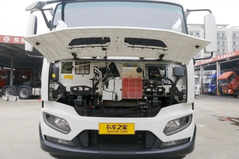 3 5 6 ton loading cargo lorry truck malaysia with box 5m to 6.1m dimensions for sale