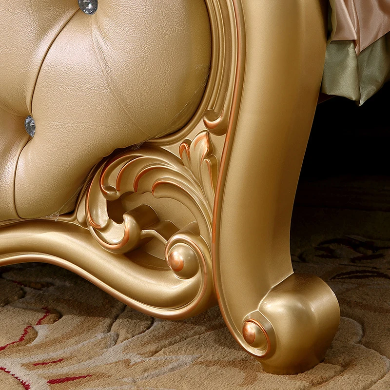 Классическая двуспальная кровать Golden