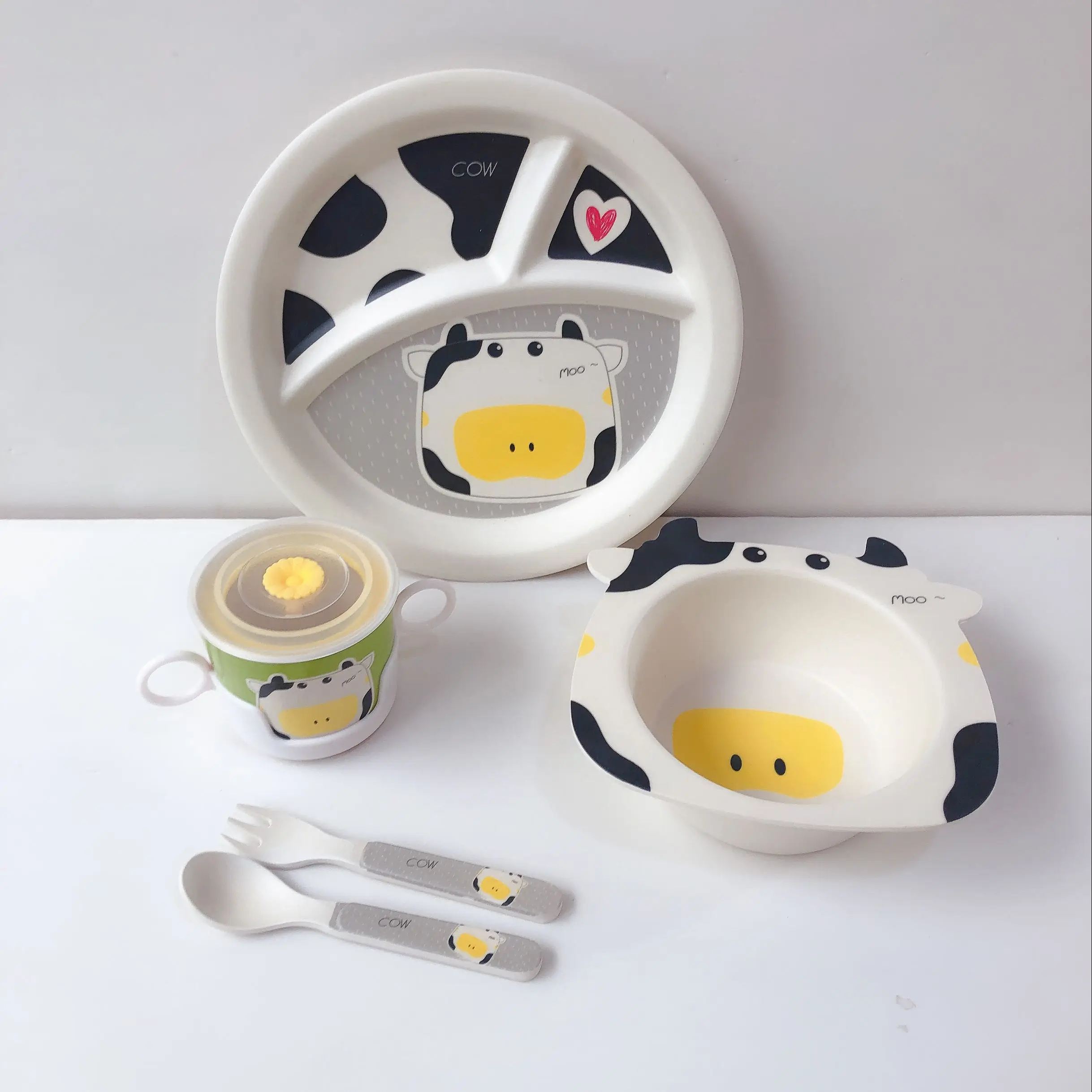 Round wholesale kids cartoon bamboo fiber dinner dish set