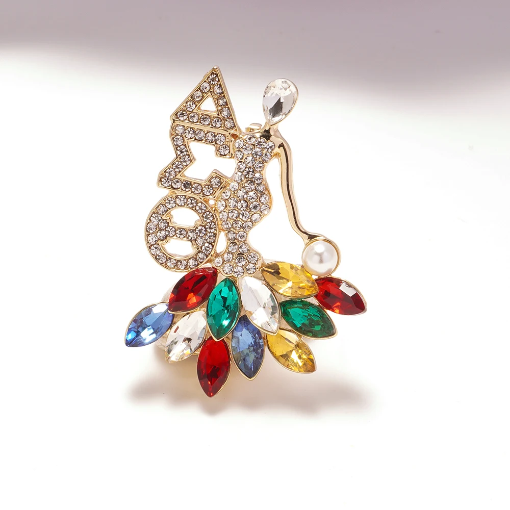 2022 New Arrival Greek Sorority Brooches Delta Sigma Elegant Pearl Pin Diva Girl Lady Rhinestone Brooch Pin