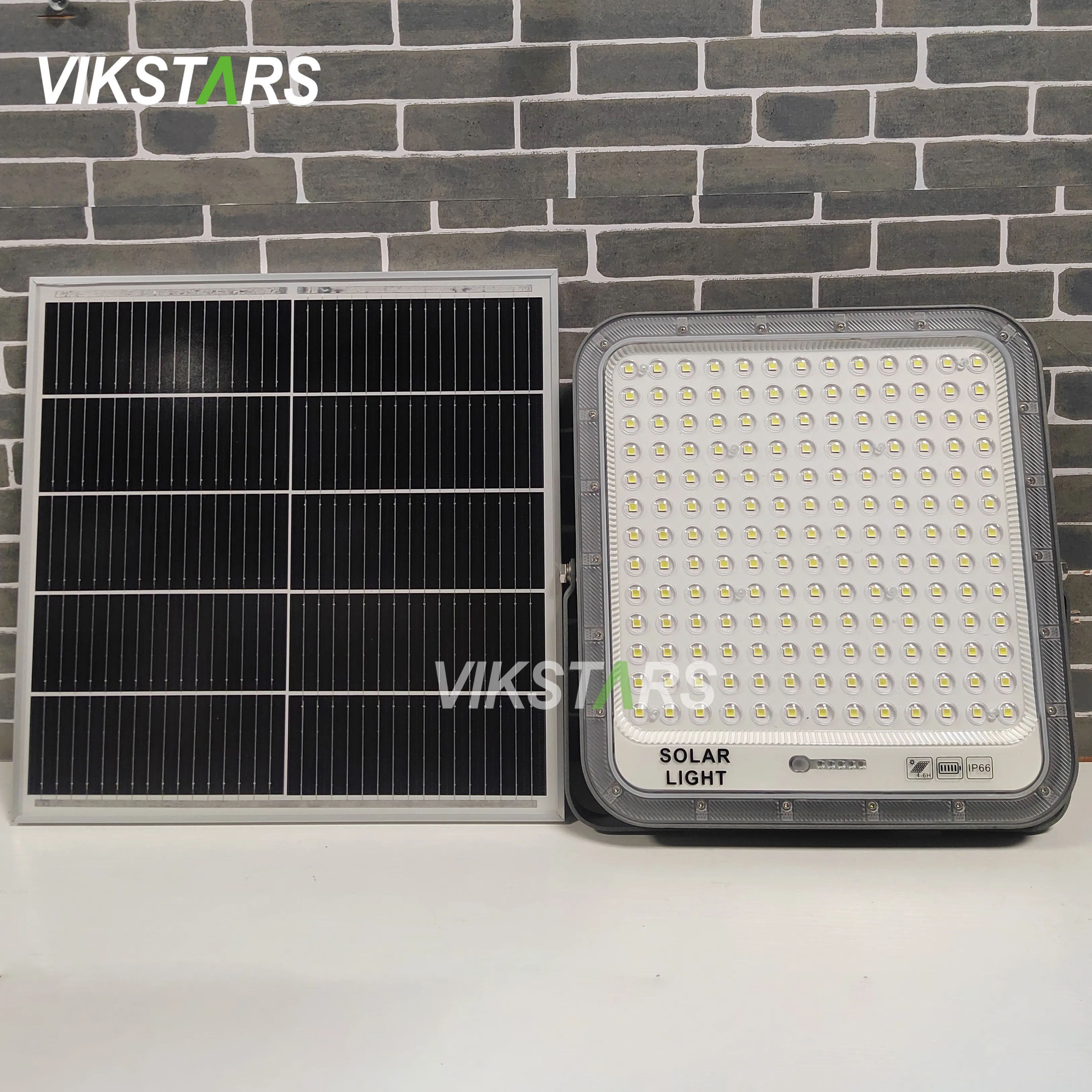 Reasonable Price 200W Solar Flood Light 300W Battery Replaceable Long Lifespan IP66 100W 200W Solar Led Reflectors