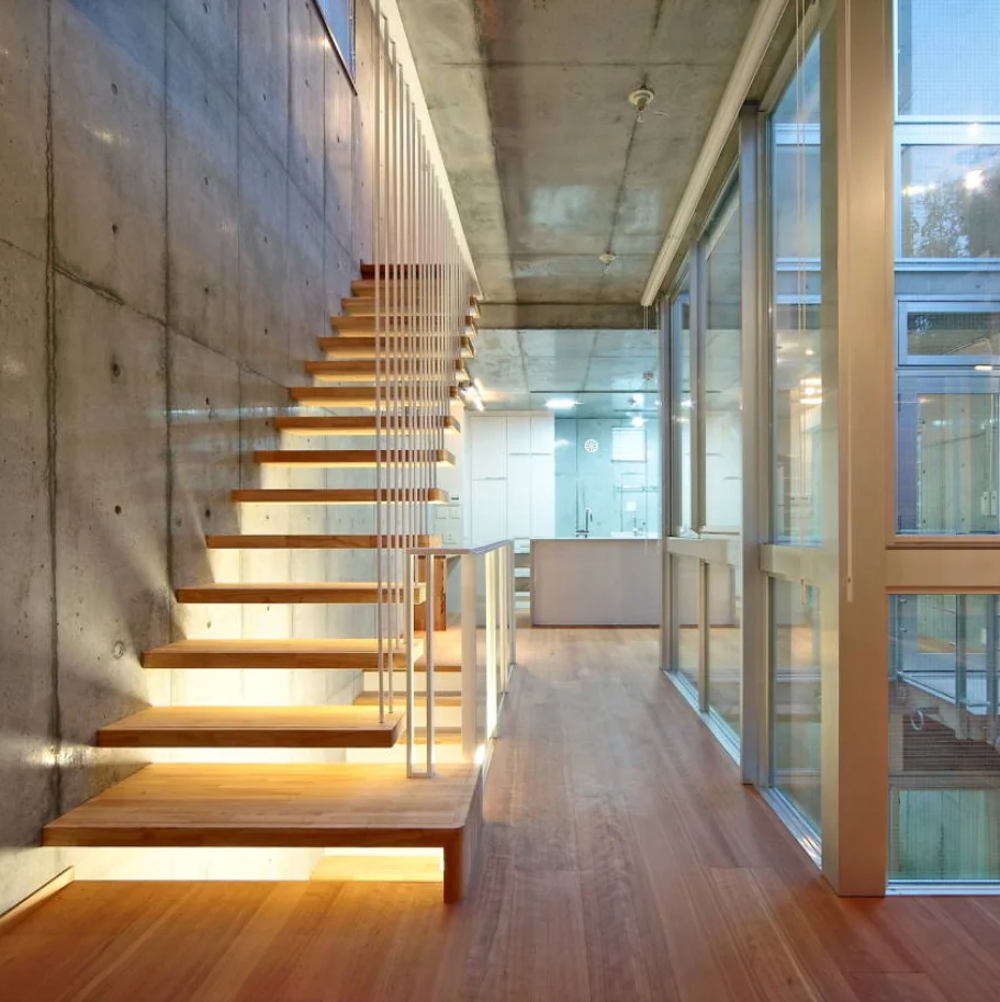 Hidden stringer staircase modern wood glass floating staircase