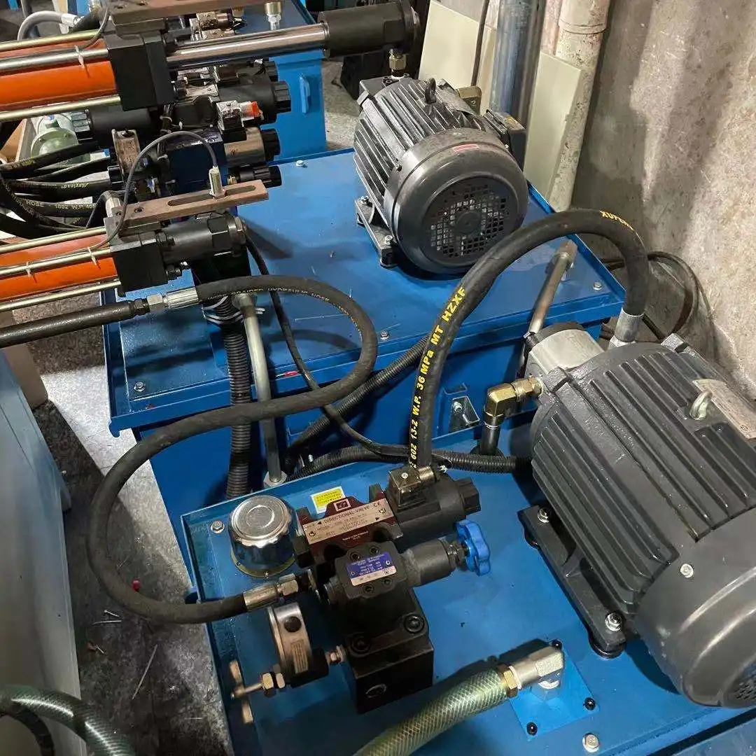 Expansion joint bellow forming machine for air conditioning systems