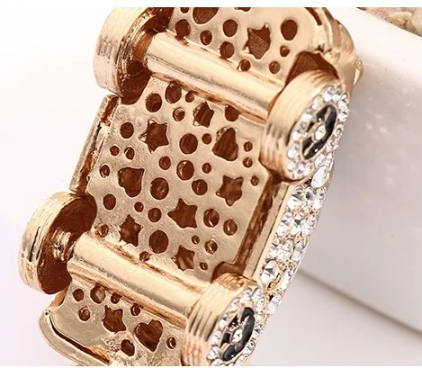 Metal MINI car painting oil pendant toy Beetle car keychains pendant cartoon cute creative small gift key chains