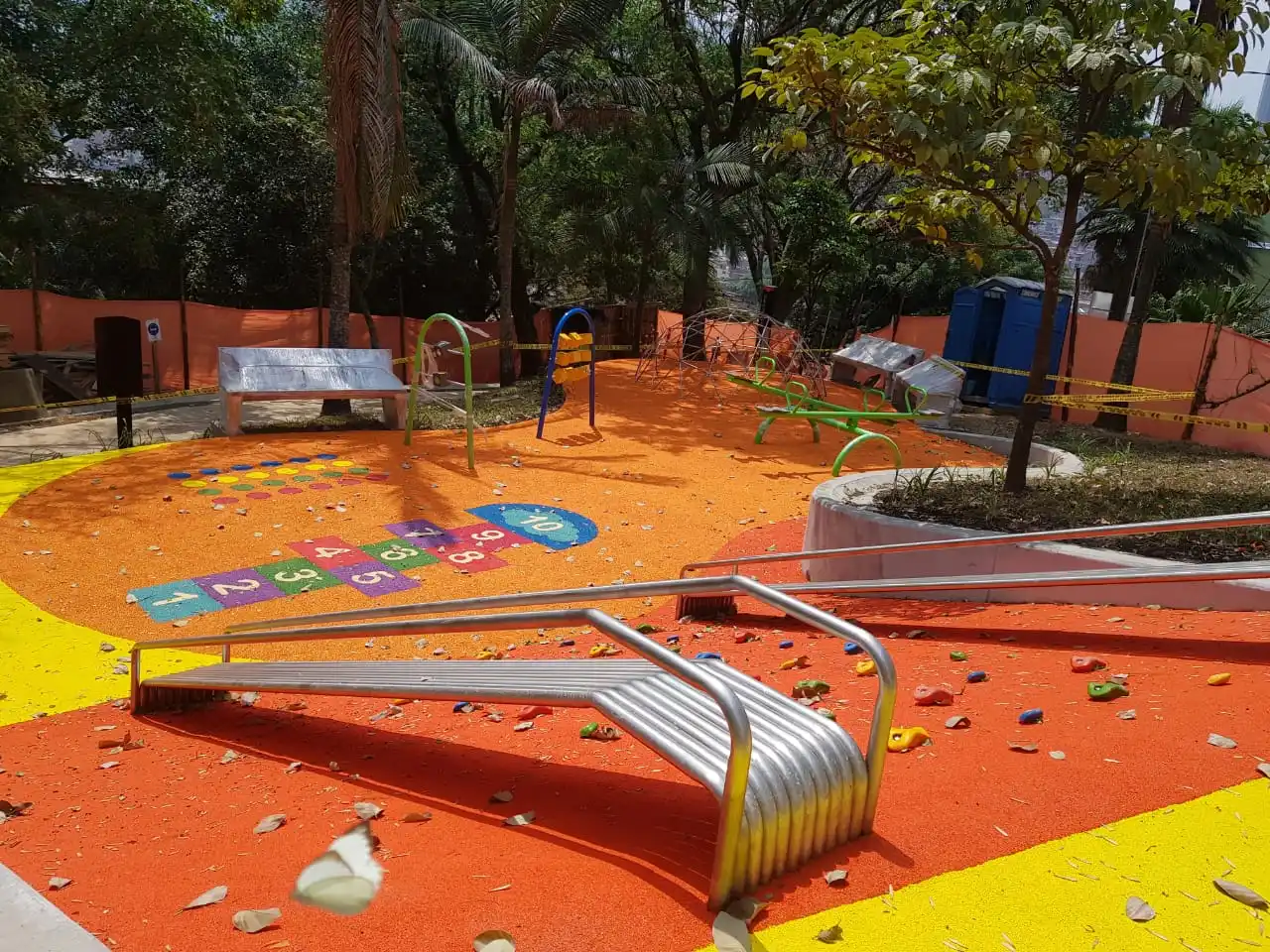 2022 hot sale non- toxic outdoor  epdm rubber granules for kids outdoor playground/flooring surface/running track