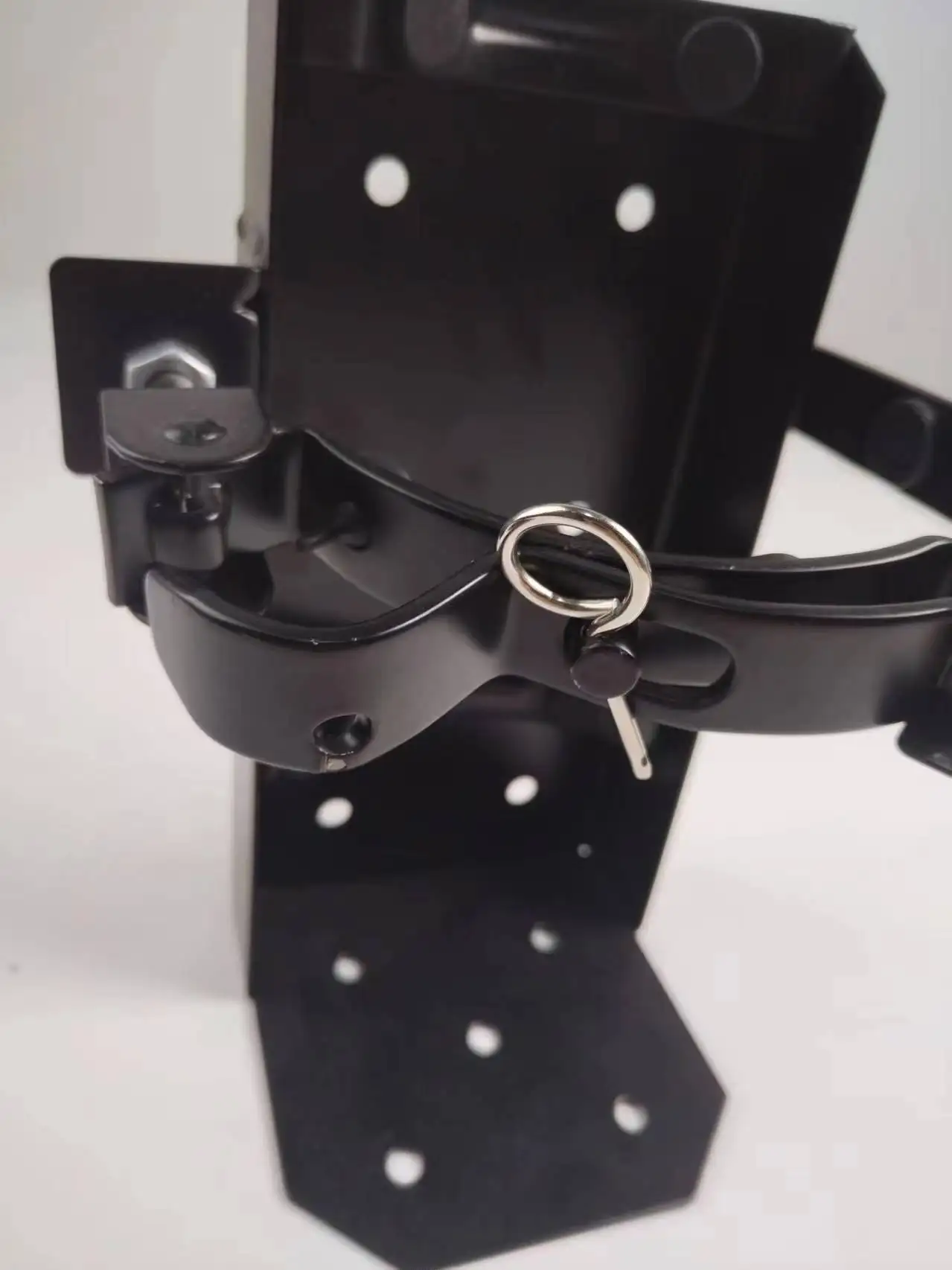 heavy duty  fire extinguisher wall mounted bracket  5LB/10LB/20LB use iron fire extinguisher bracket  USA style fire bracket