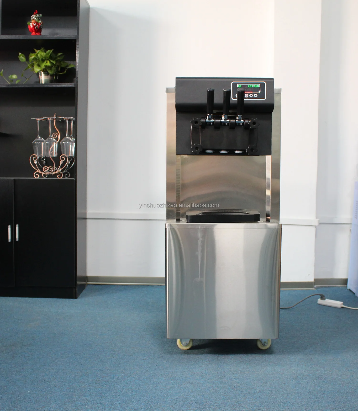 28-36L/H BQL-Y3000 2 compressor stainless steel Three flavor soft serve ice cream making machine factory price