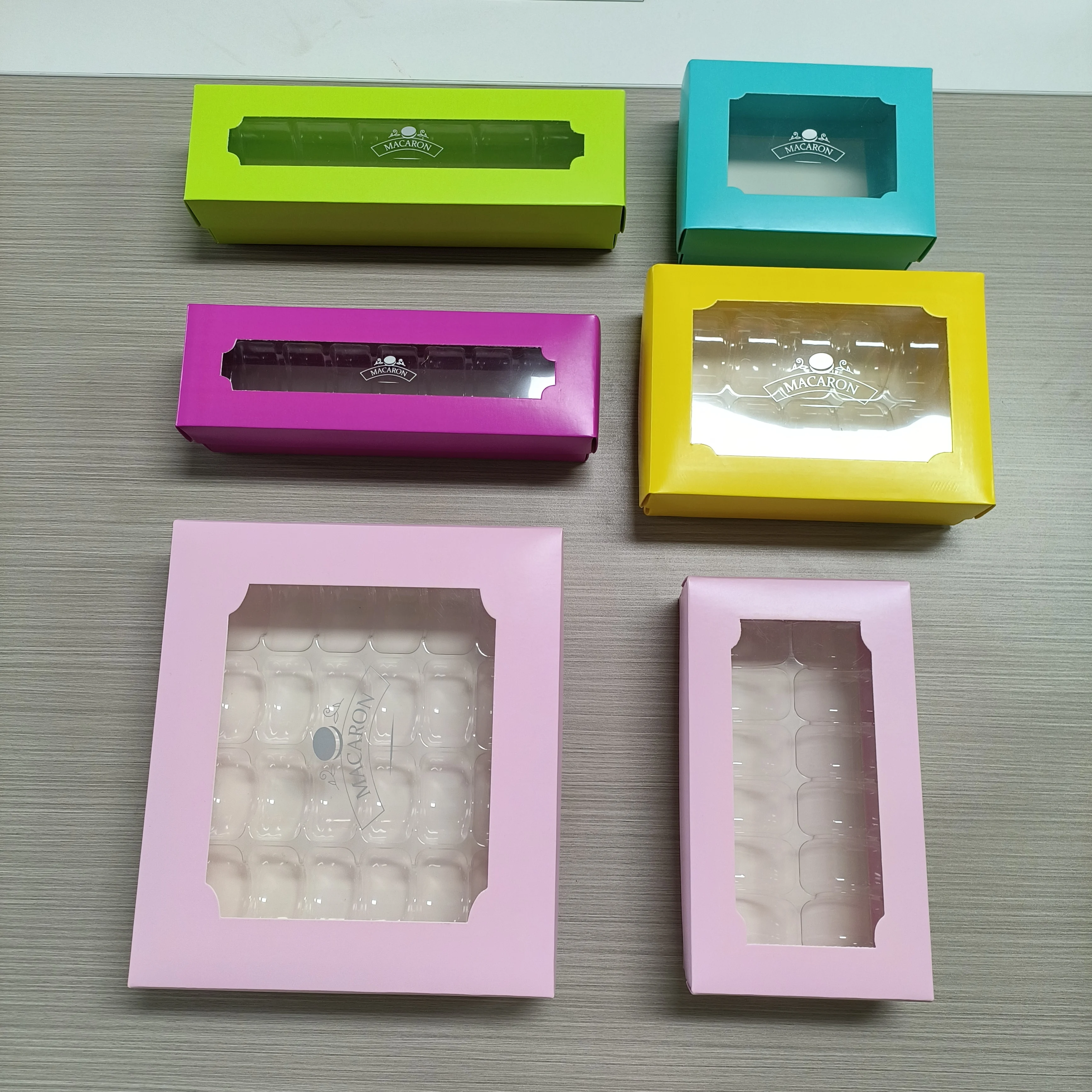 Оптовая продажа индивидуальная роскошная упаковка 6 7 8 10 12 24 мини-макароны коробка с прозрачным окном и пластиковой вставкой