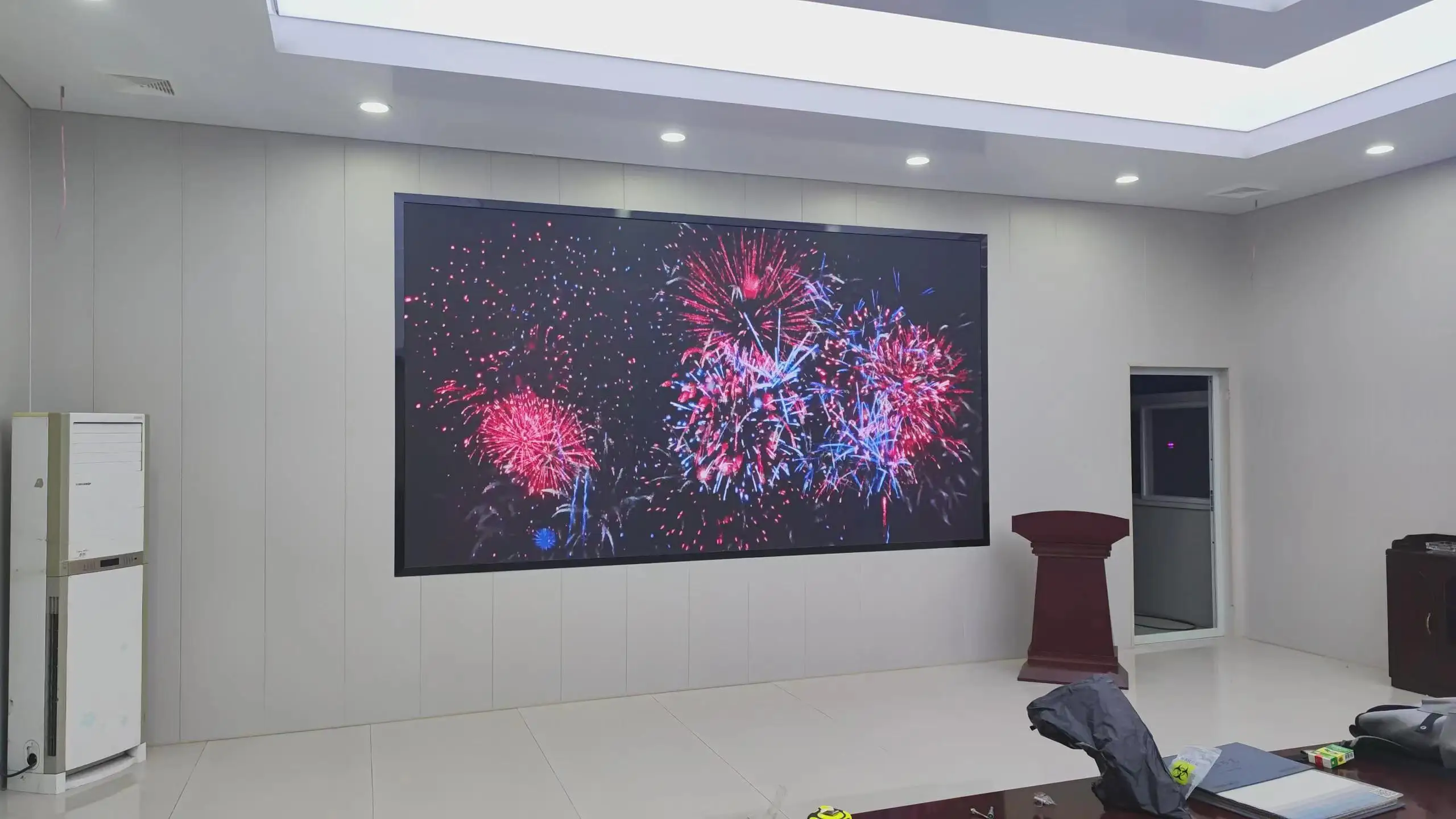Небольшой Шаг пикселей p1.86 Крытый полноцветный 4K 8K видео светодиодный дисплей настенный