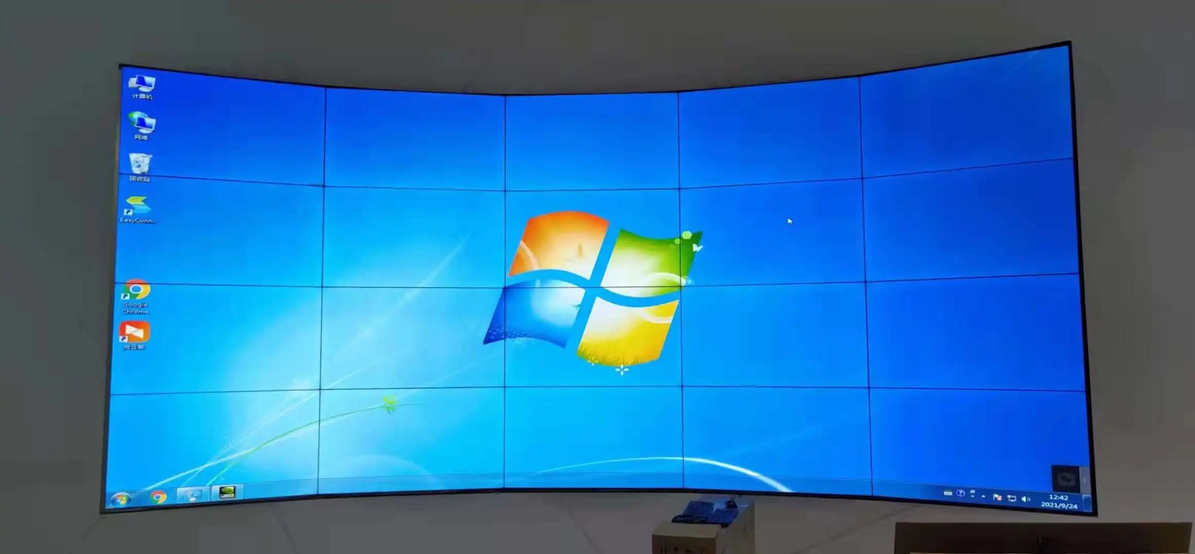 Video Wall 55Inch 3.5mm Gap LCD Advertising Media CCTV Monitor Good Price High Brightness 700nit Floor Standing