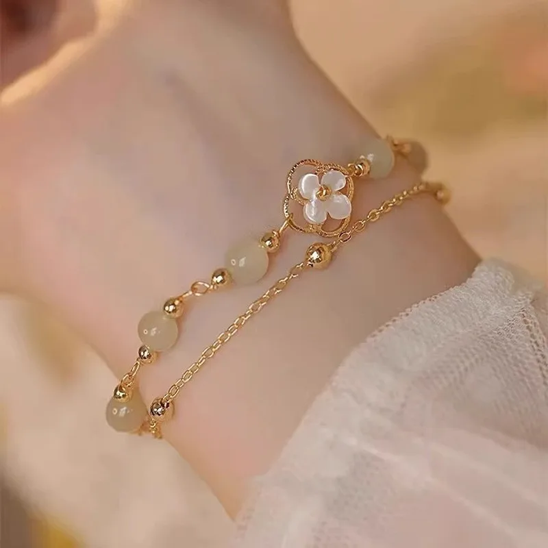 The new Hotan Yu bracelet, Sansheng lucky light luxury small hand string delicate birthday gift to friends