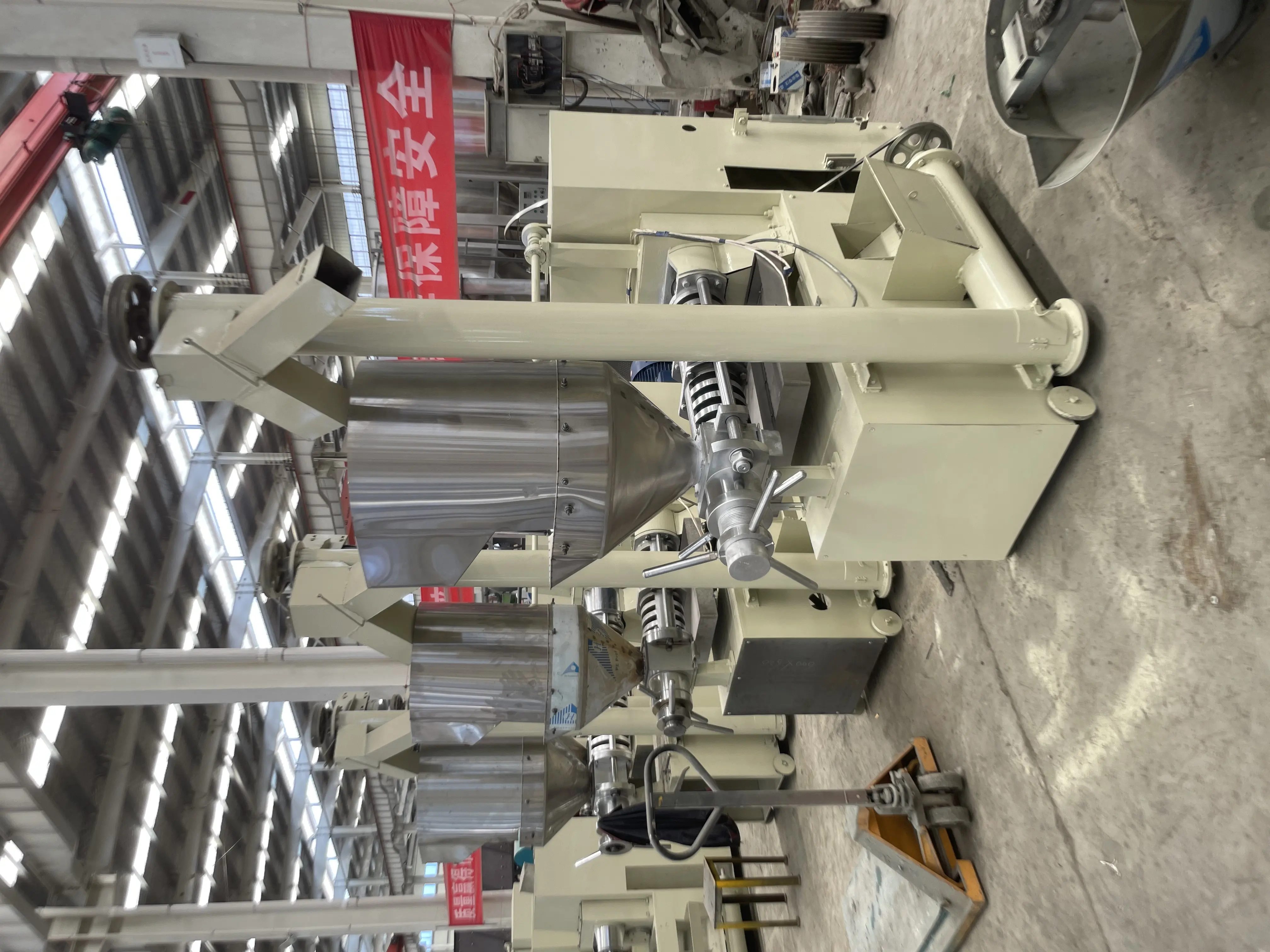 160 Hot and cold peanut oil press