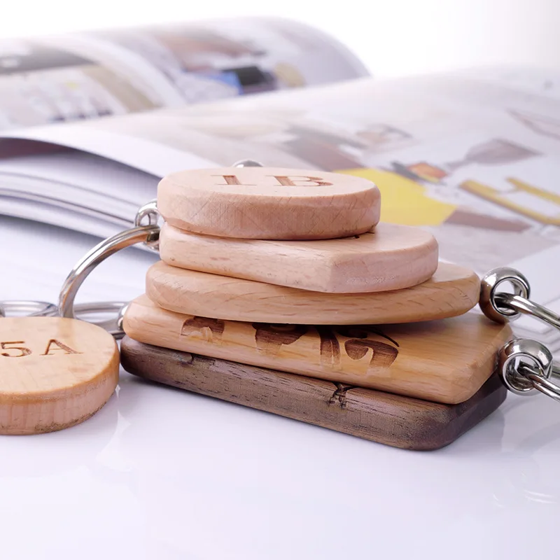 Деревянный брелок для ключей