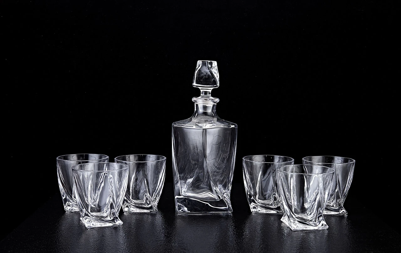 
Diamond Cut Whiskey Glasses Set of Clarity Glassware decanter for Liquor with glass set 