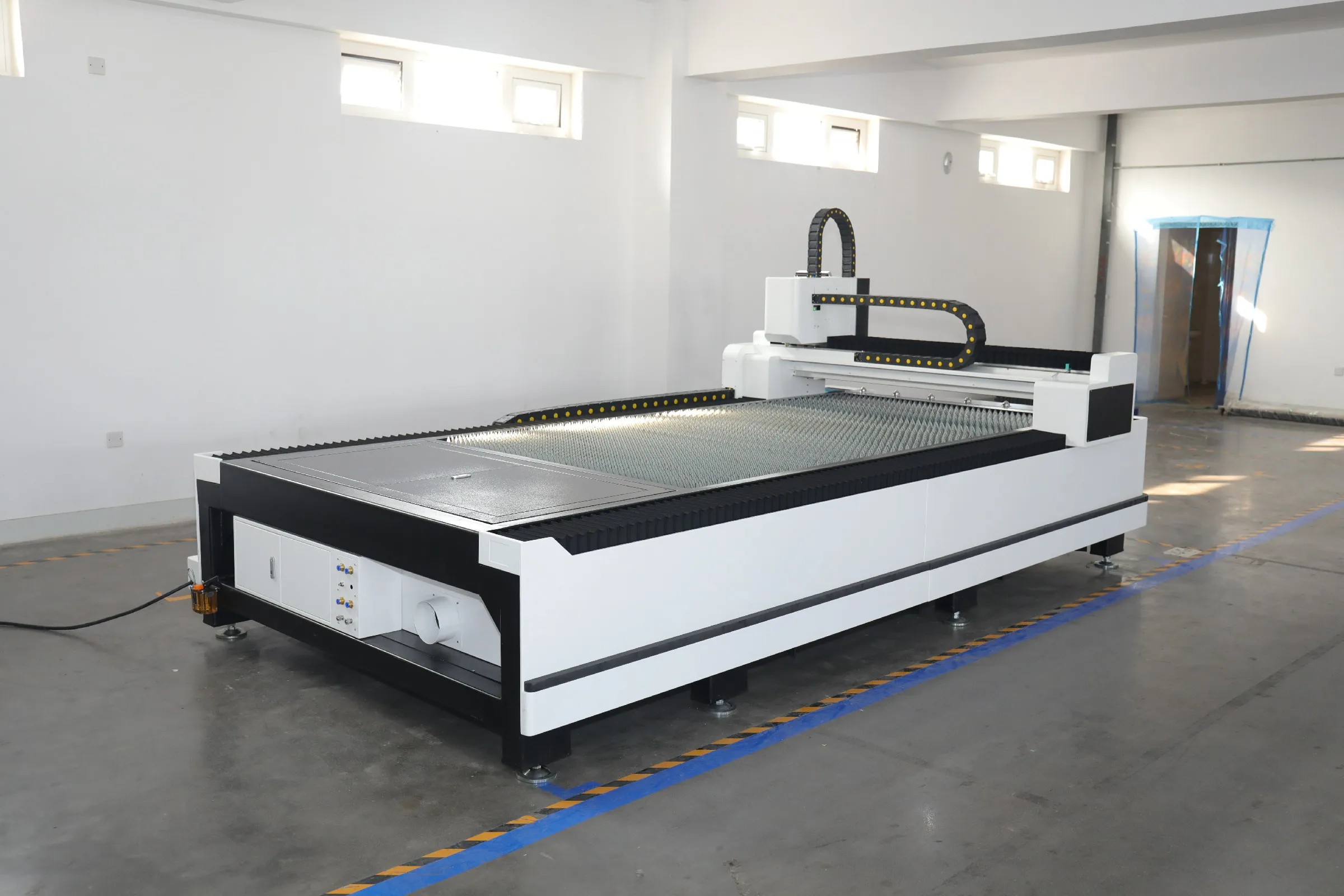 GWEIKE LF3015E 1000w 1500w 2000w 3000W iron stainless steel carbon steel aluminum brass sheet fiber laser cutting machines
