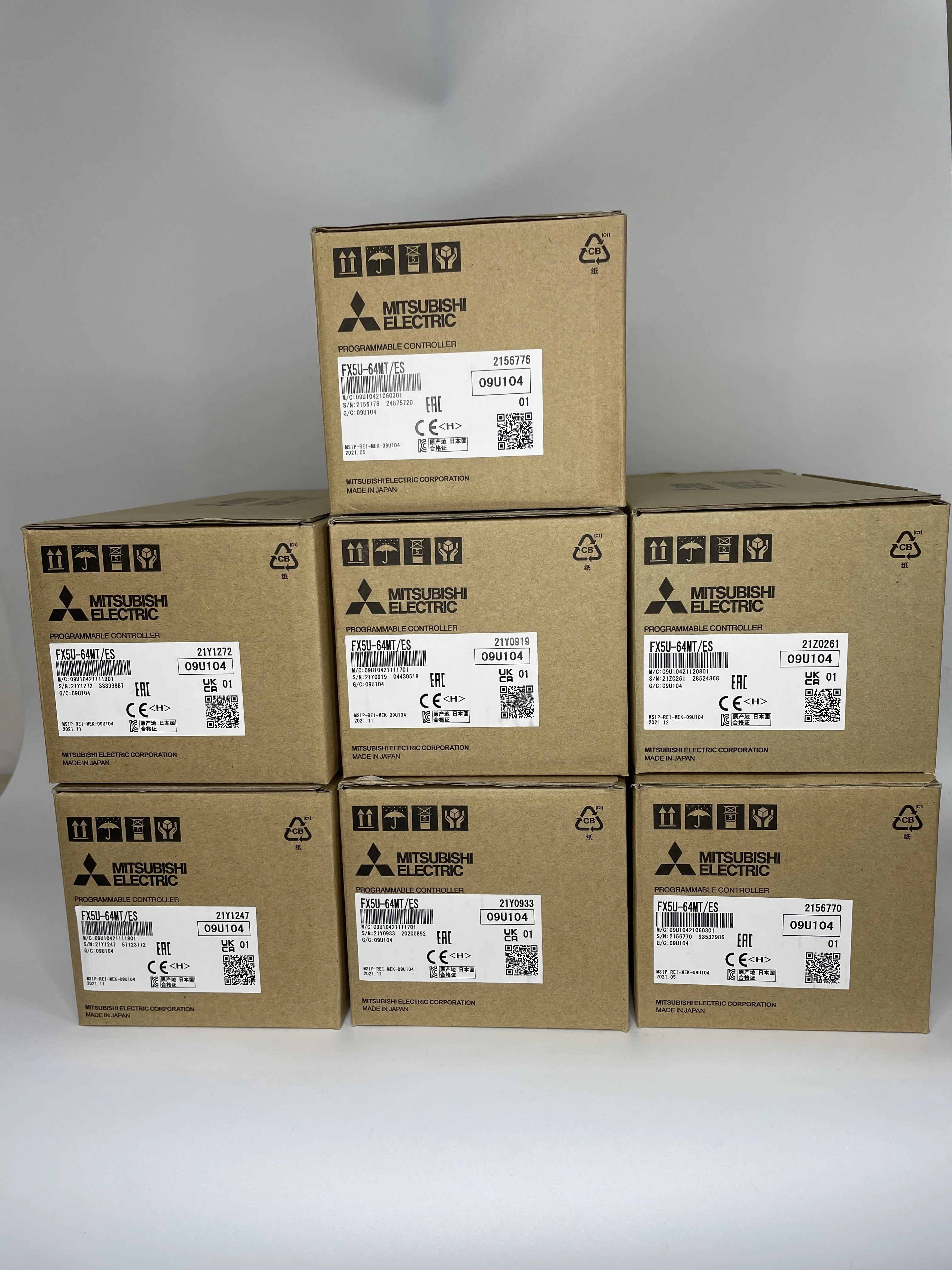 Absolute original brand new Mitsubishi plc controller programming FX5U-64MR/ES FX5U-64MT/ES FX5UC-64MT/D