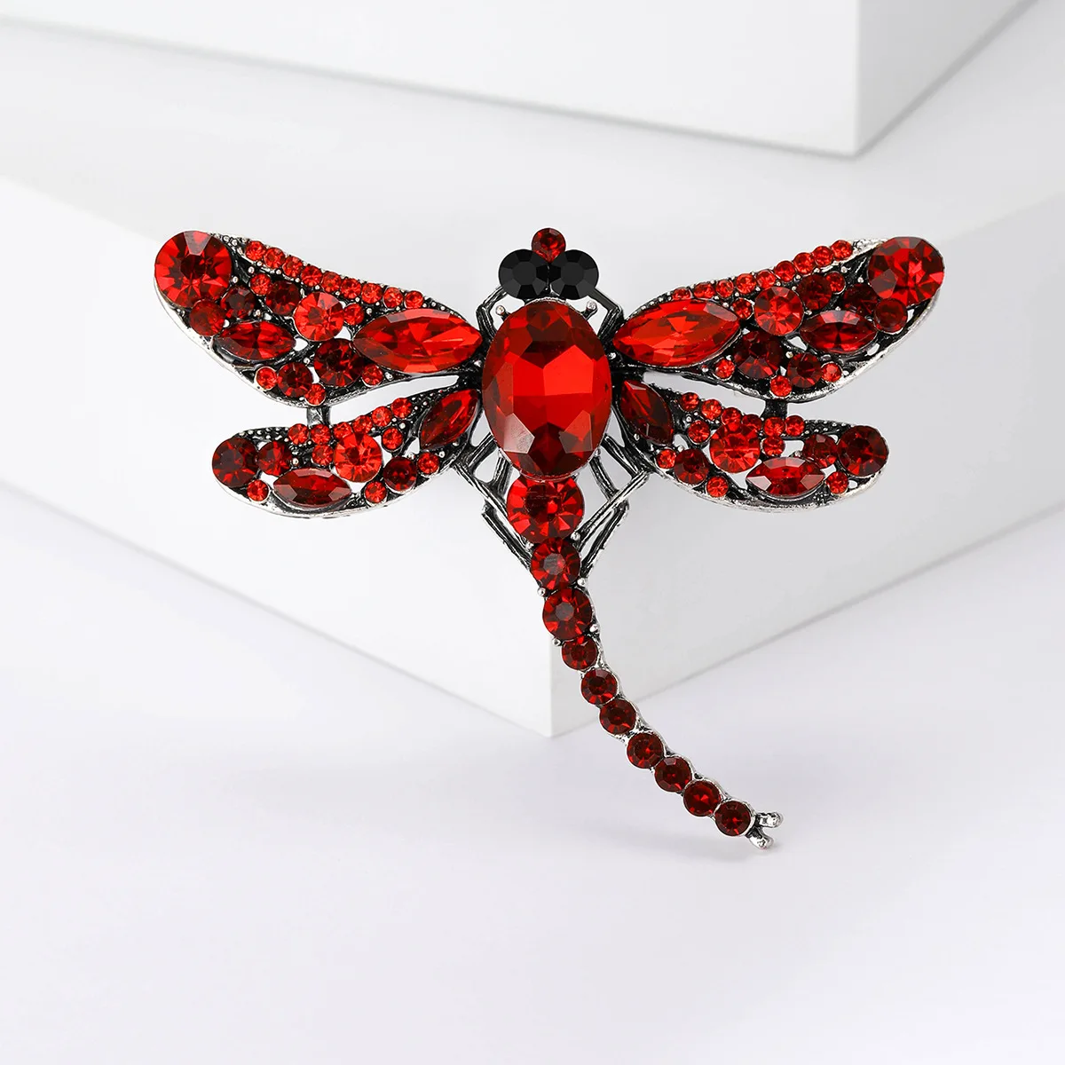 Luxury Dragonfly Brooches Designer Jewelry Shiny Crystal Rhinestone Brooch Pin Gift Full Diamond Brooch Suit Clothing Decoration
