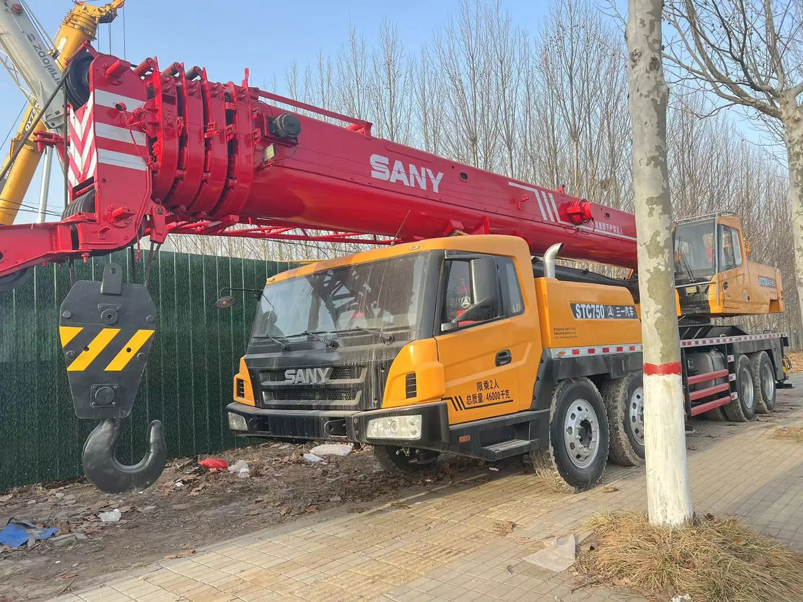 Дешевые SANY STC750 Подержанный автокран самосвал с установленными кранами