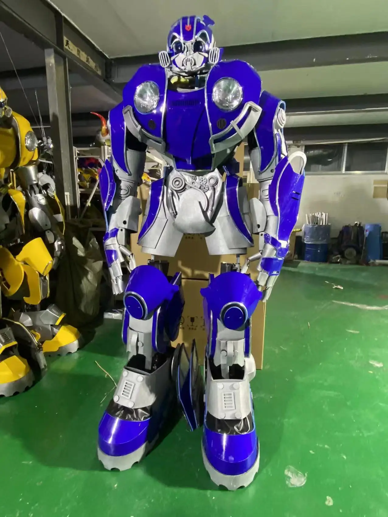 Guangzhou Factory Life Size Huge Size Auto Spare Parts Make Money Robot Costume For Adversting VR Shop Business Stage Led