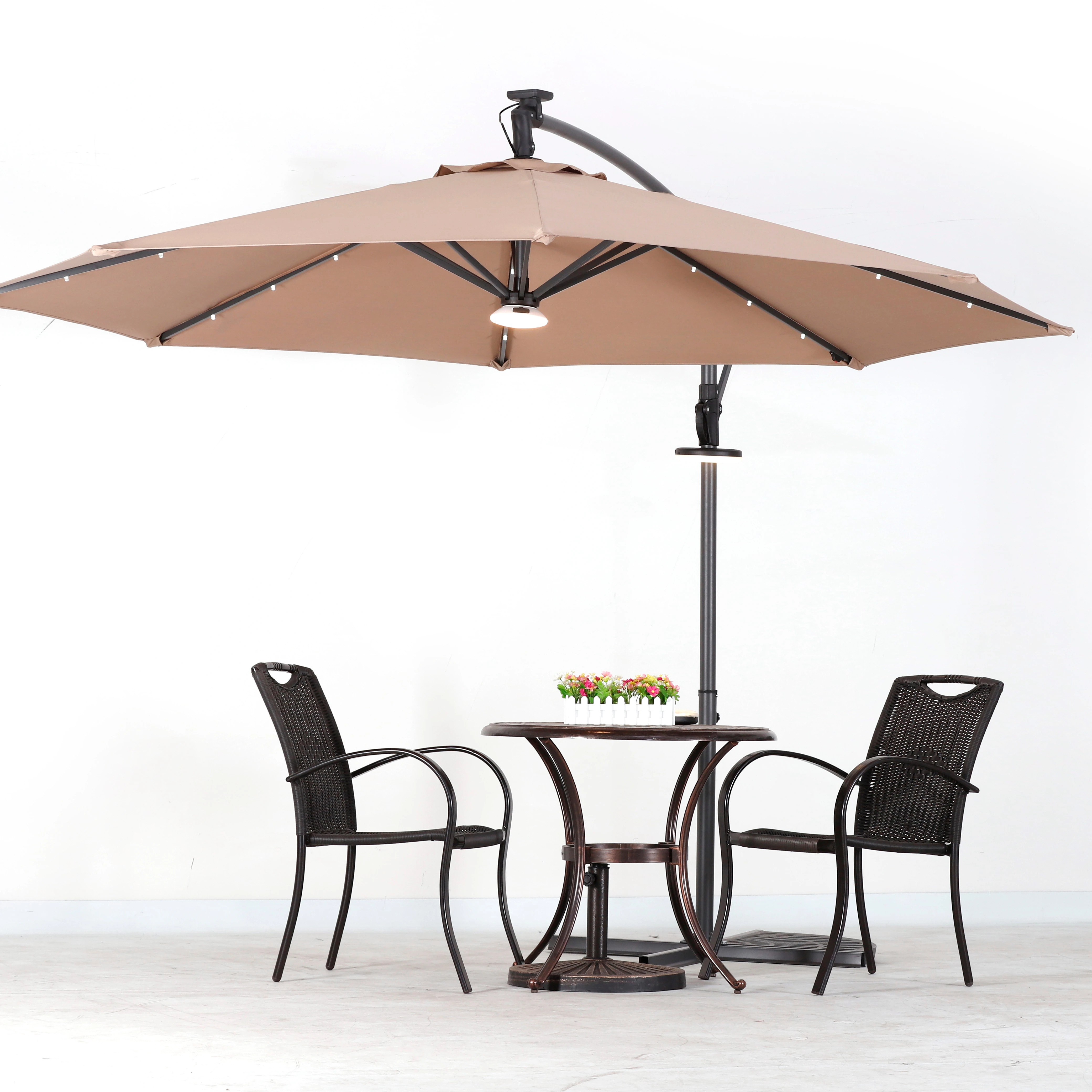Factory 9FT 8 Ribs Steel Round Patio Umbrella With LED Light Cantilever Umbrella For Garden Cafe Shop Beach Restaurant Market