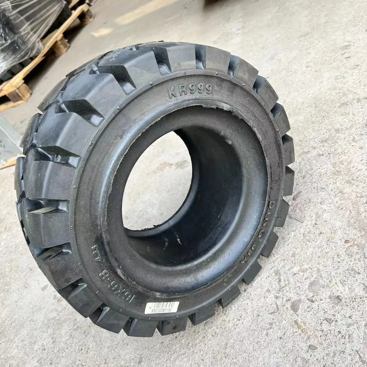 Tire manufacturer wholesale price 16x6-8 16*6-8  solid forklift tyre