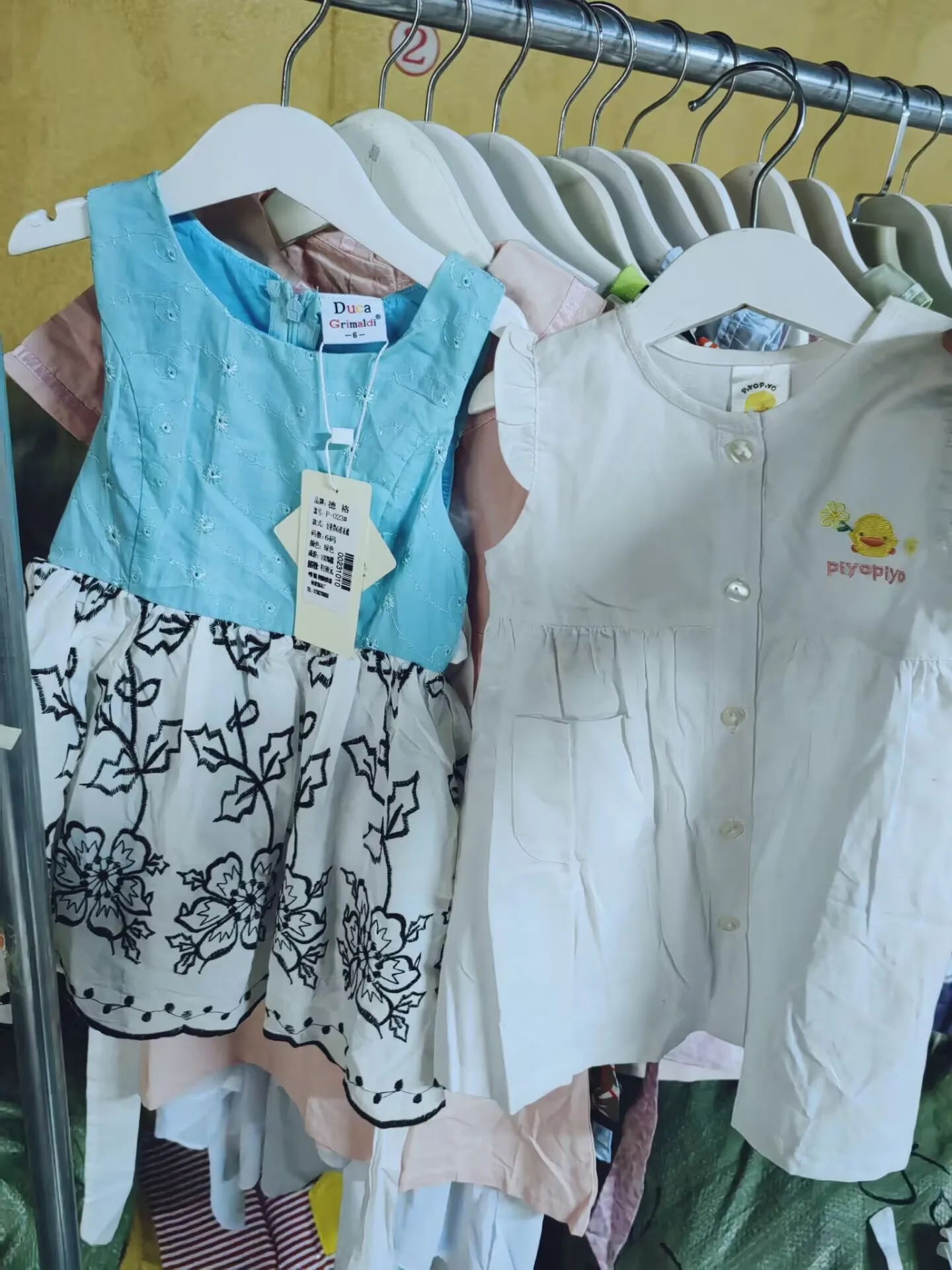 overstock Wholesale girls short sleeve summer dress good quality dress leftover surplus dresses