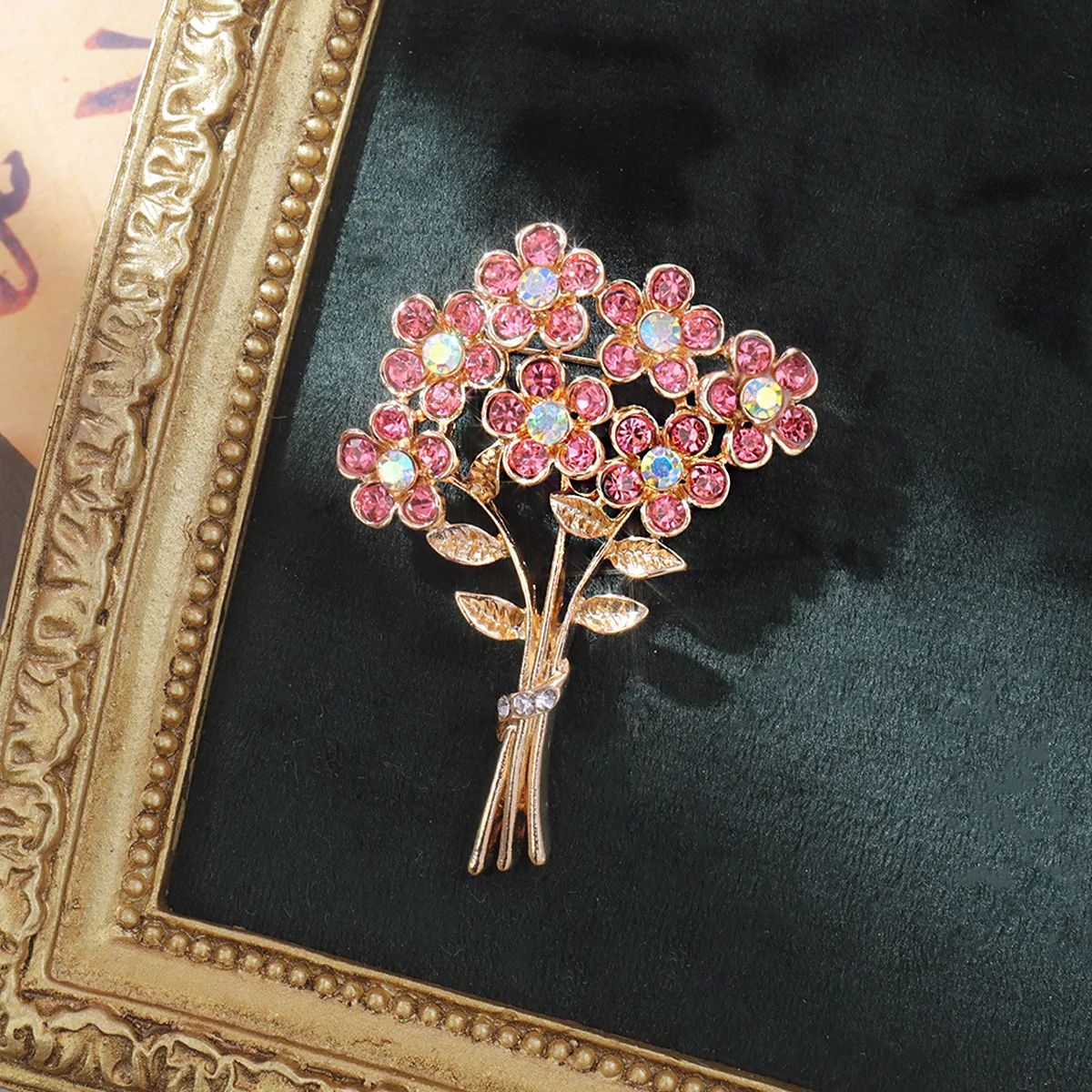 Retro fashion brand exquisite bouquet pearl brooch new alloy diamond flower brooch