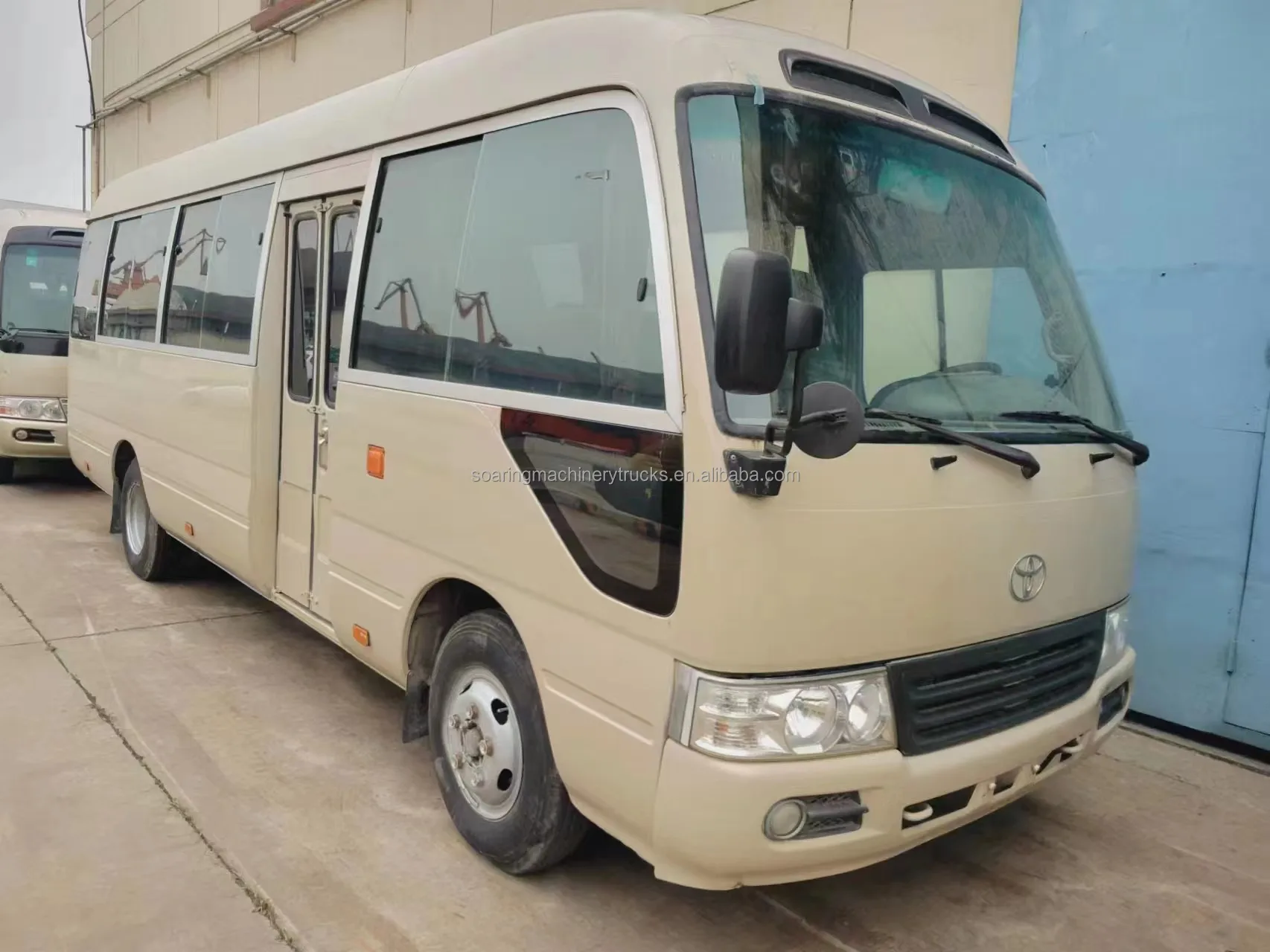 New Used Diesel Cars Toyota 28-30 Seater Seats Coaster Bus for Sale Mini Bus Manual Drive Euro 3 for Sale