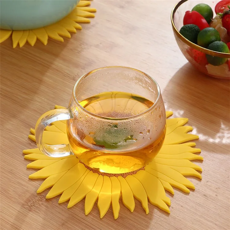 
New Design Sunflower Shaped Kitchen Dining Table Decoration Silicone Heat Insulation Resistant Mat 