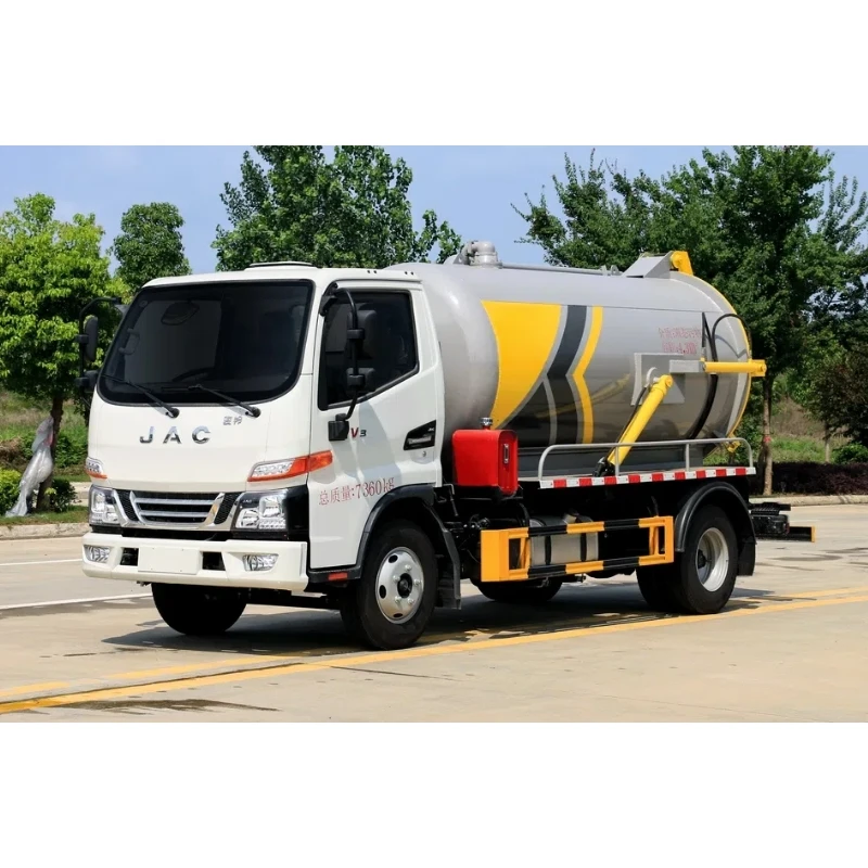 Hydraulic lifting of sewage suction truck and hydraulic opening and closing of tailgate JAC 5 m ³ sewage suction truck