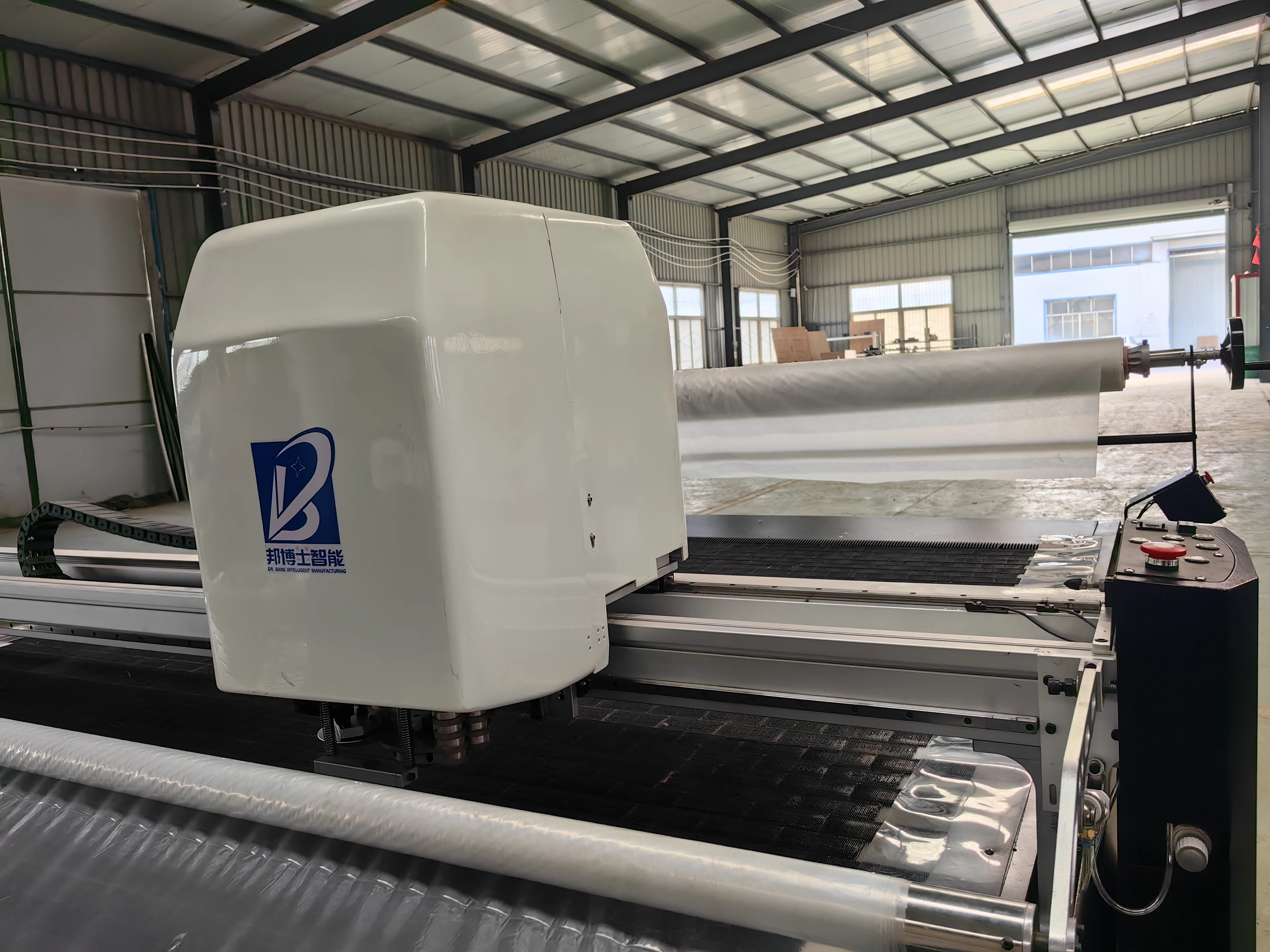 Factory Directly Provide garment jacket flocking cloth fabric carpet car interior CNC cutting machine