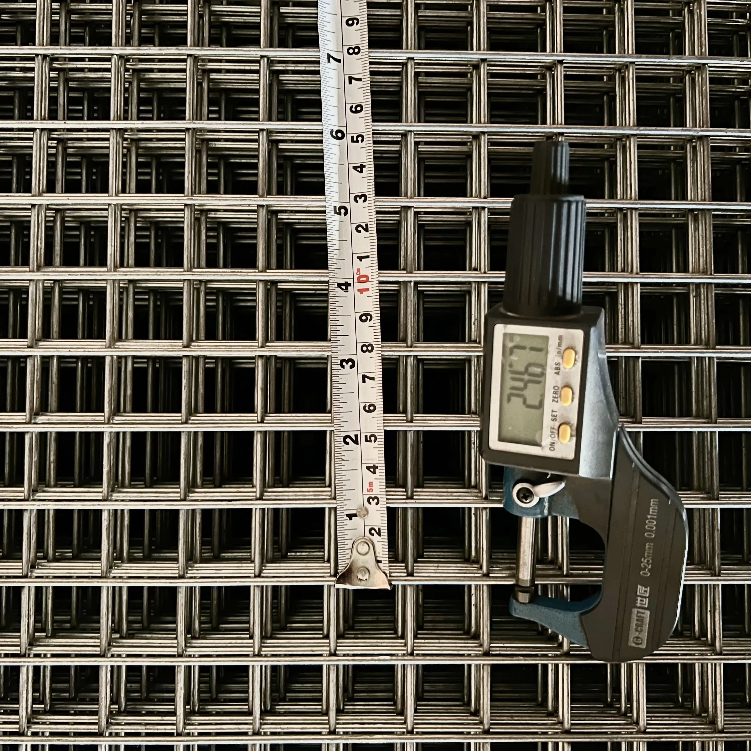 Hot Sale High Quality Stainless Steel Iron Rebar Welded PVC and Galvanized Wire Mesh Fence Panels