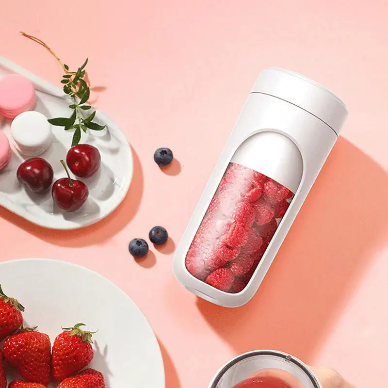 Hot Selling Kitchen Appliances Portable Small Multifunctional Household Electric Mini Juicer For Travel